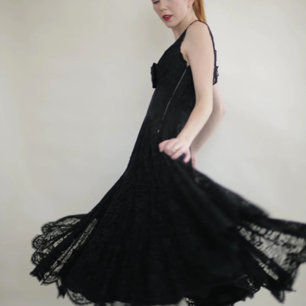 1950's Gorgeous, Black Silk File, And French Lace Party Dress S/M - Picture 4 of 4